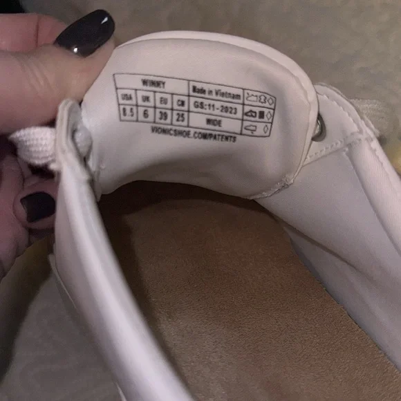 Vionic Winny Sneaker - Picture 5 of 6